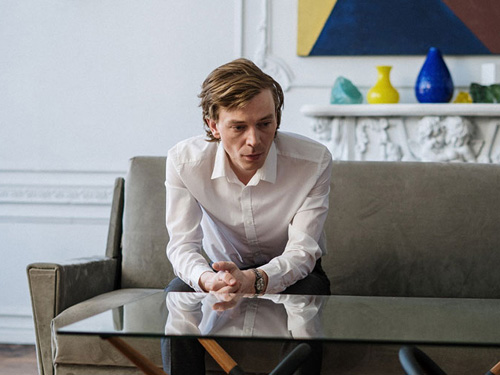 θεραπευόμενος που αντιμετωπίζει οικονομικές δυσκολίες λόγω της πανδημίας